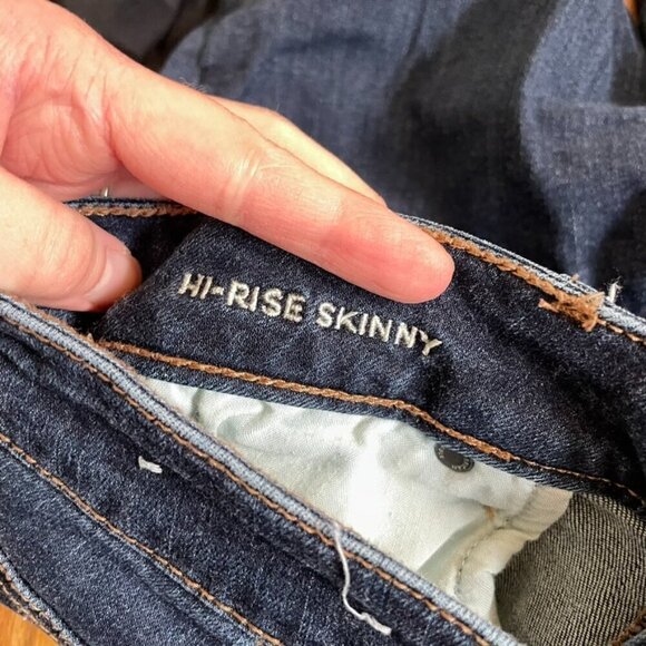 AMERICAN EAGLE Super Stretch Hi-Rise Skinny Dark Wash High Waisted Skinny Jeans - Picture 6 of 16